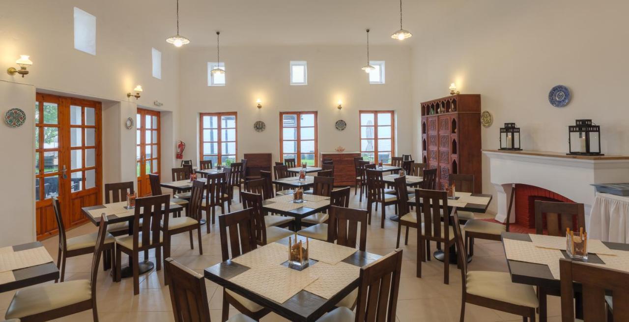 Hydroussa Skyros Hotel Bagian luar foto